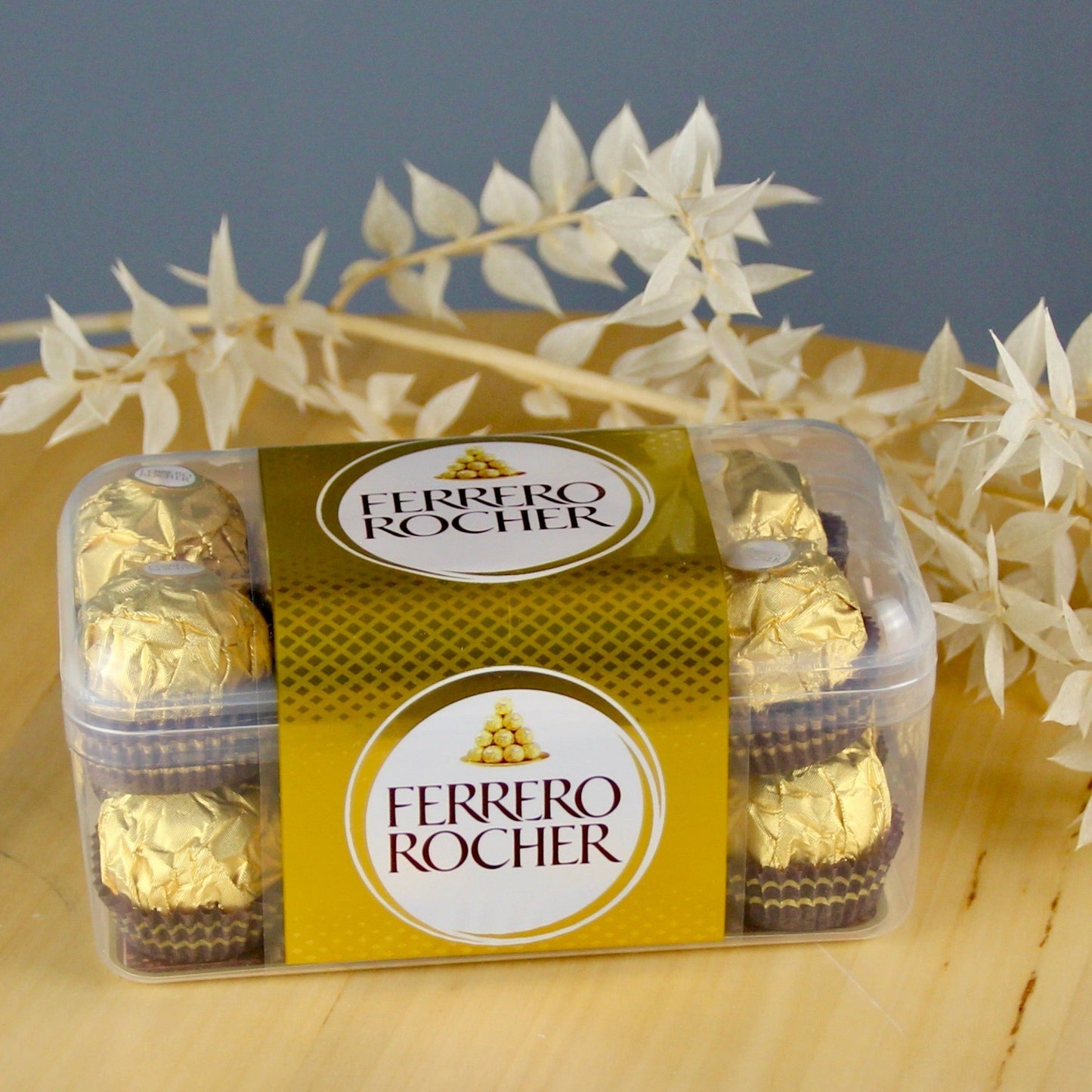 Ferrero Rocher gift delivery in Genoa