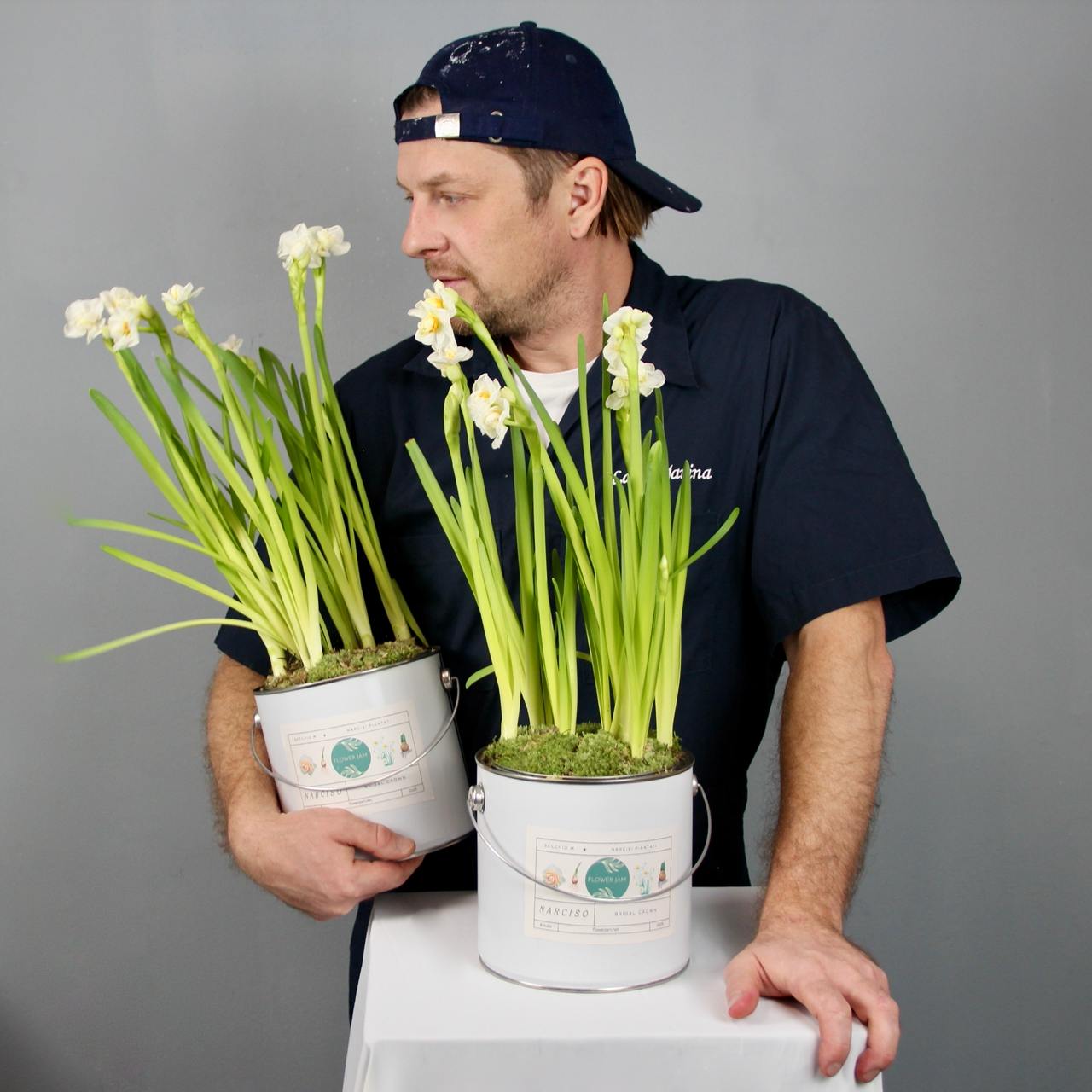 Bridal Crown narcissus flowers in a medium-sized bucket