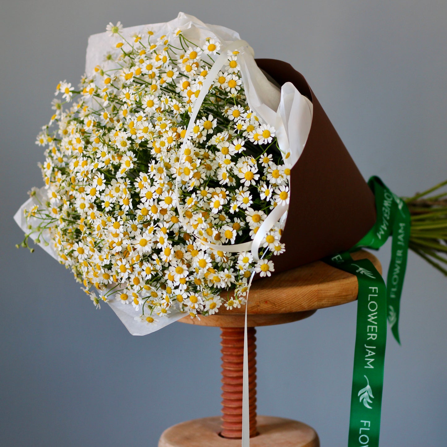 stylish bouquets delivery in Genoa liguria portofino Camomile Bouquet
