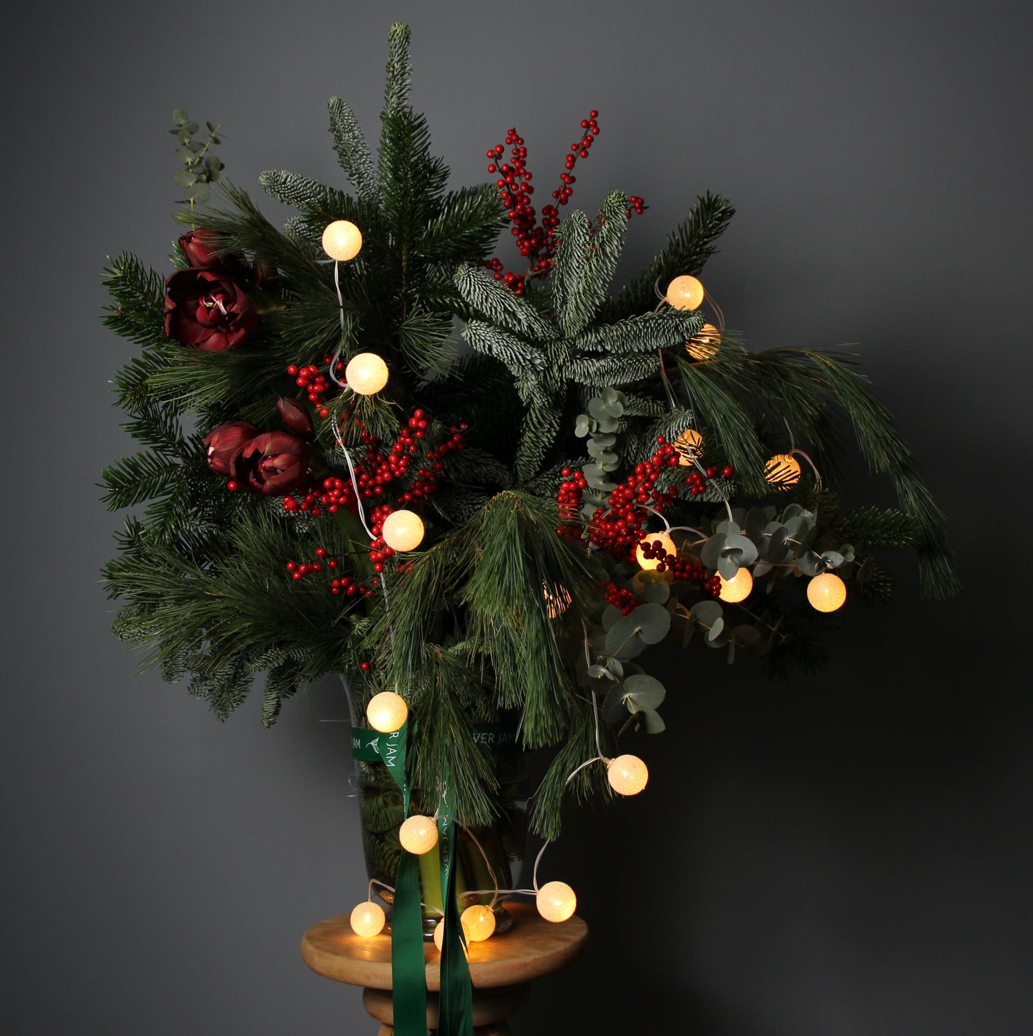 Christmas amarilius bouquet in Genoa