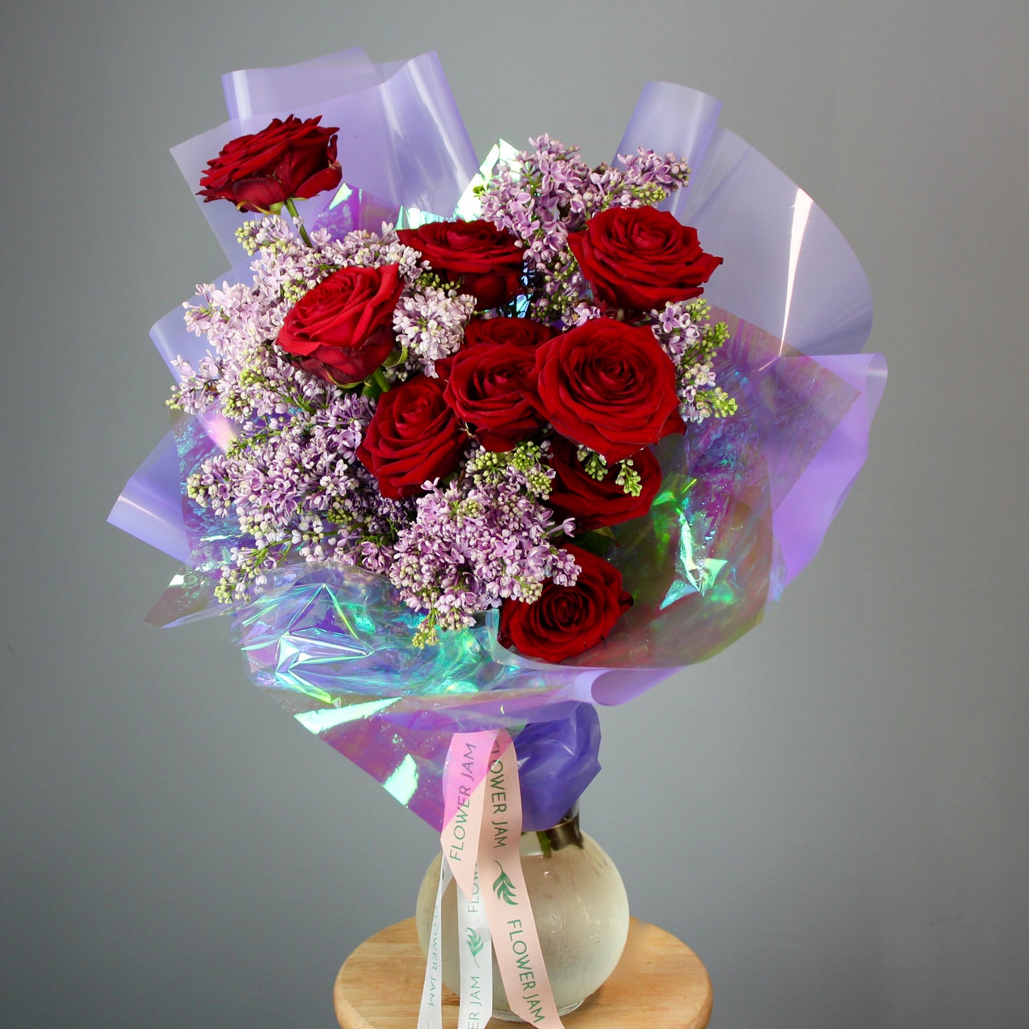 red roses delivery in Genoa Liguria
