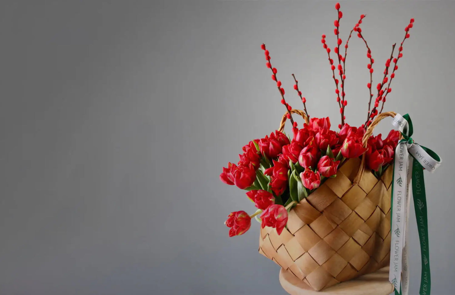 Flowers in a basket order in Italy Genoa Liguria