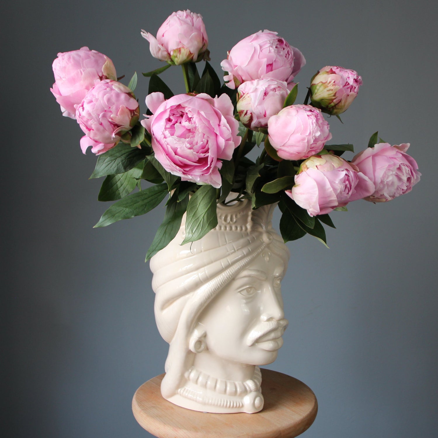 interior arrangment genoa liguria  bouquet of Peonies