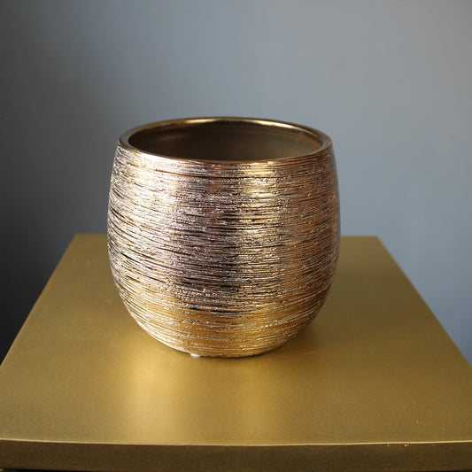 gold vases delivery in Genoa Vases