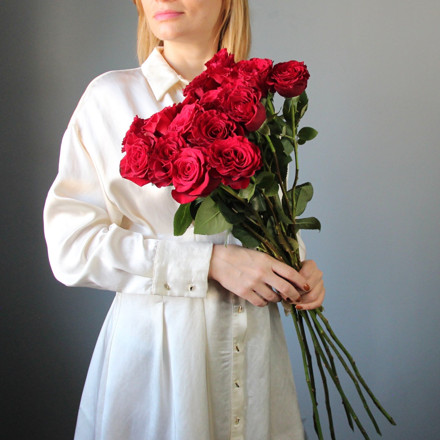 red roses bouquet Genoa Flowers