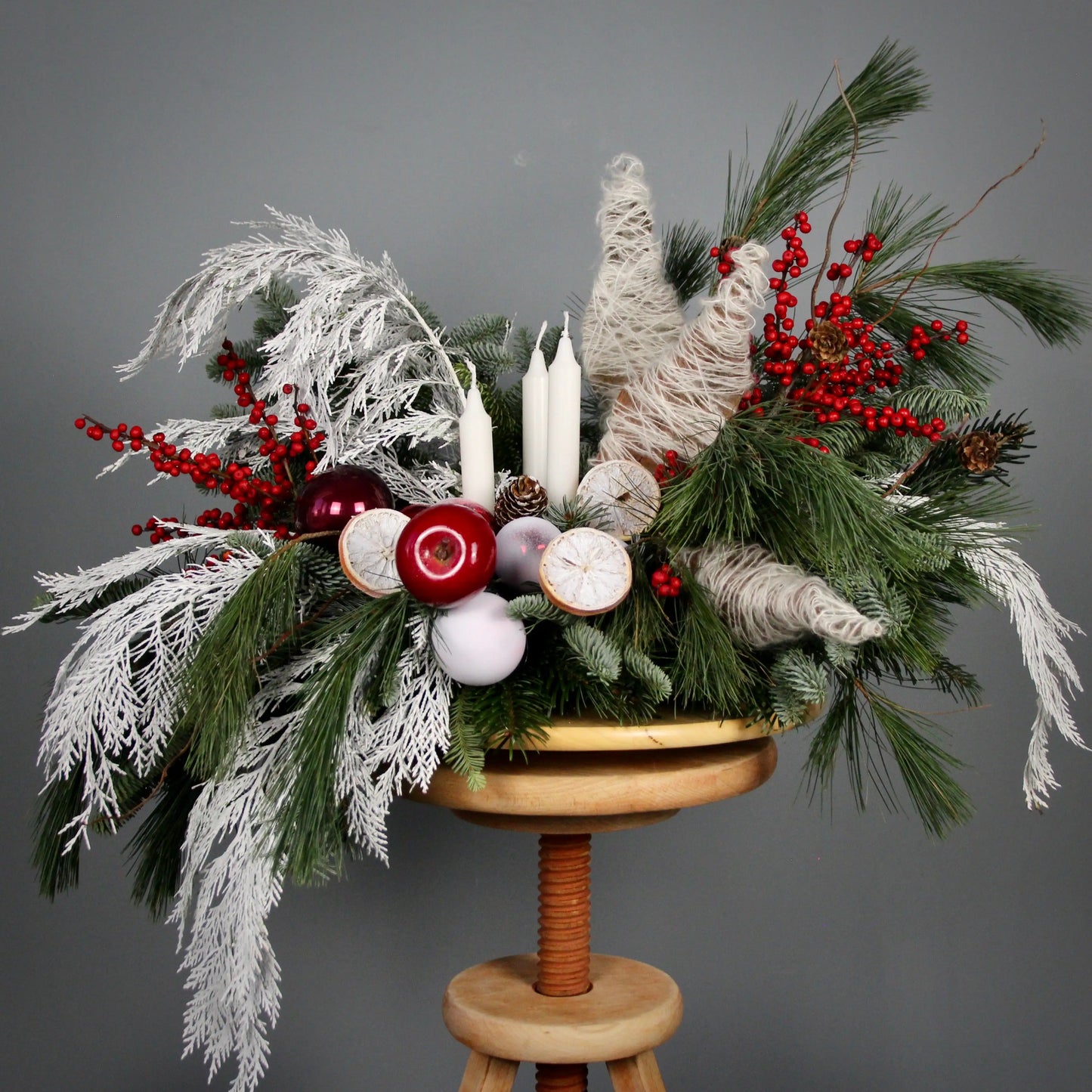 Christmas tree branches in Genoa delivery Christmas Composition