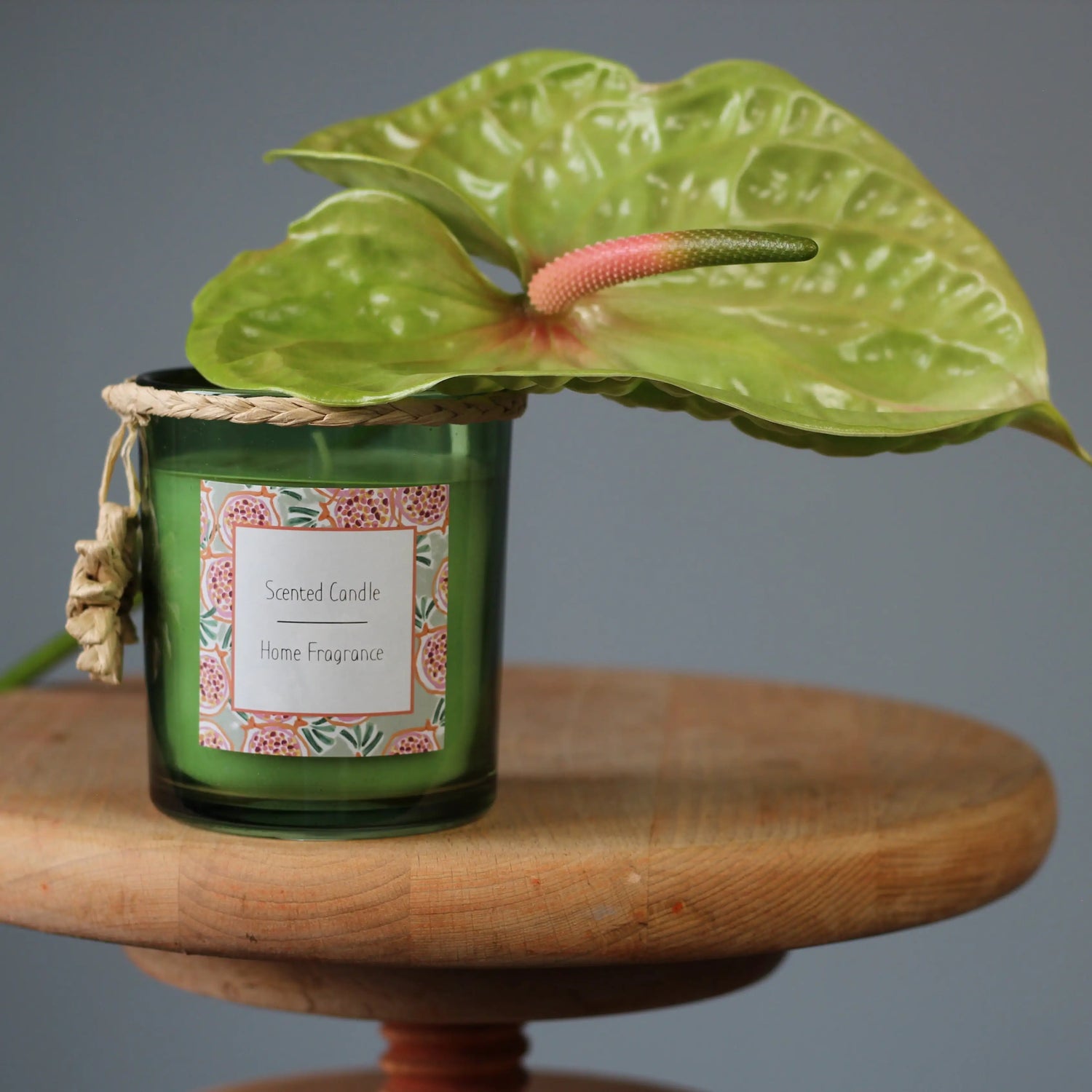 candle with a fragrance fleur blanches