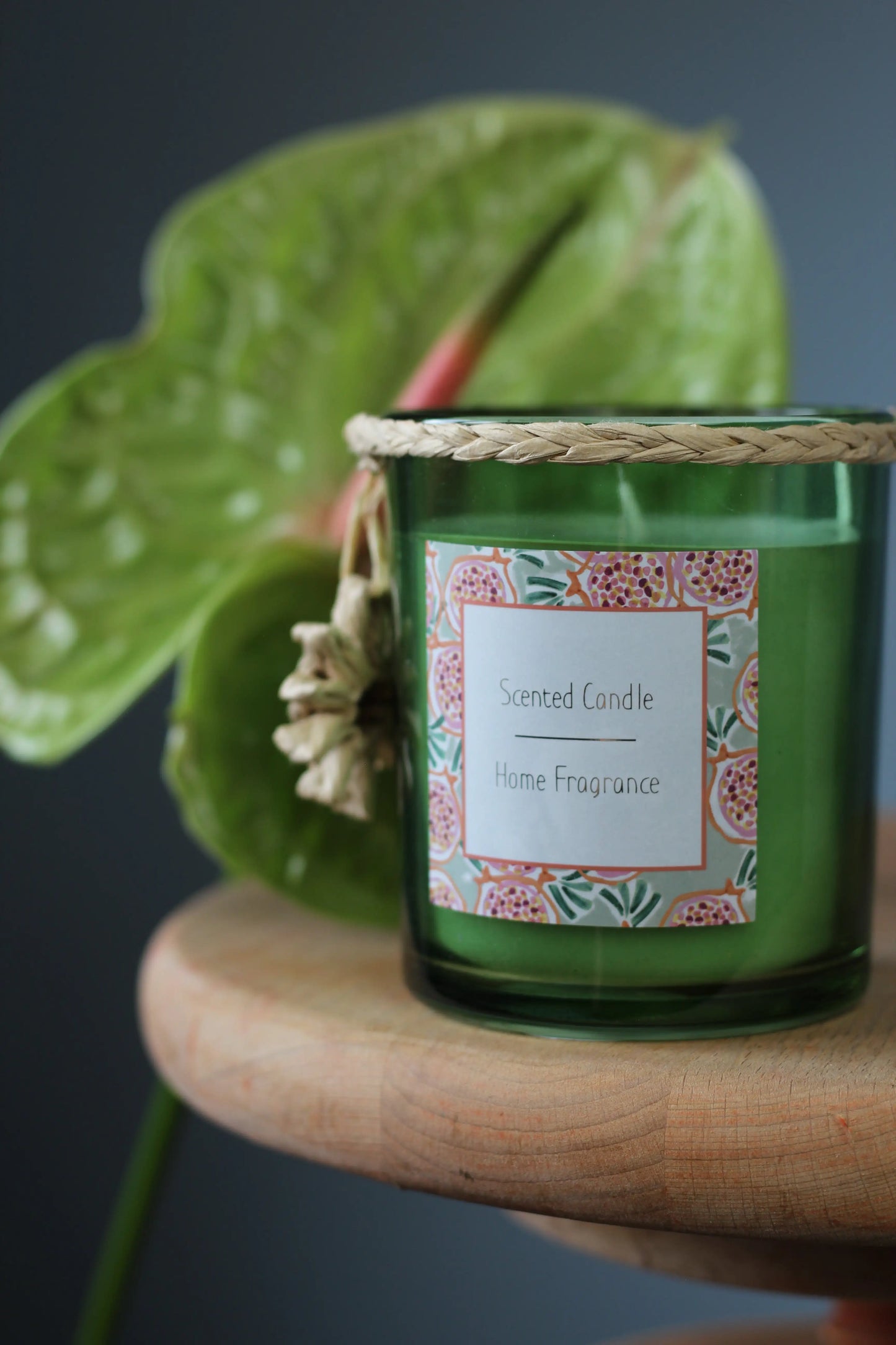 candle with a fragrance fleur blanches