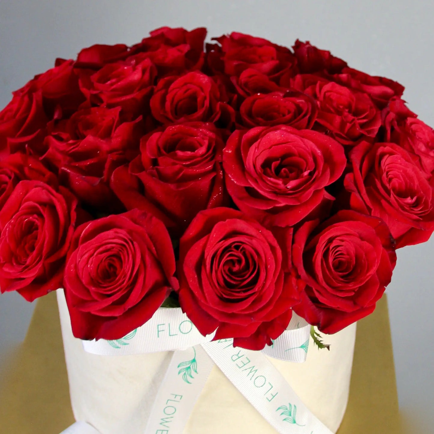 red flowers in a box genova FLOWERS IN A BOX