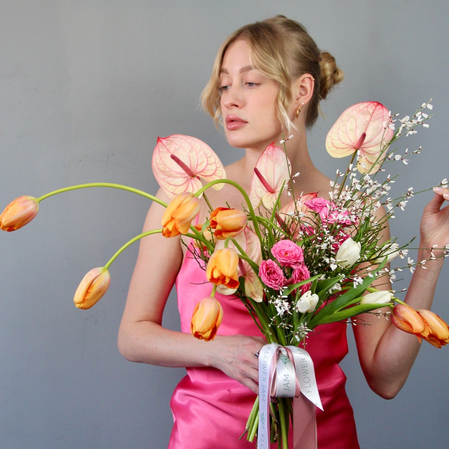 Pink dress blonde with fashion bridal bouquet Bouquet of Flowers