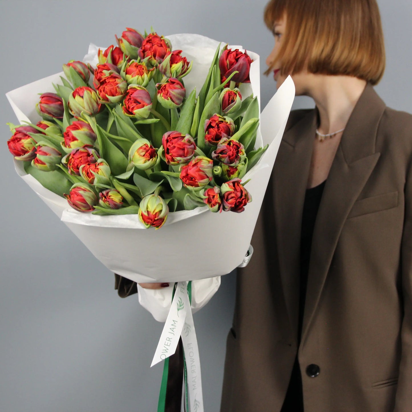 red tulips bouquet