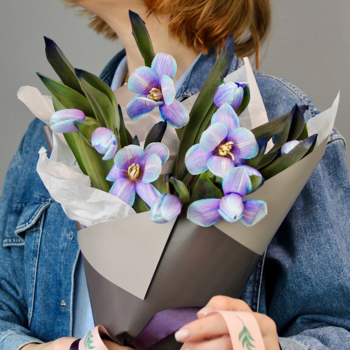 coloured tulips delivery in Genoa Tulips