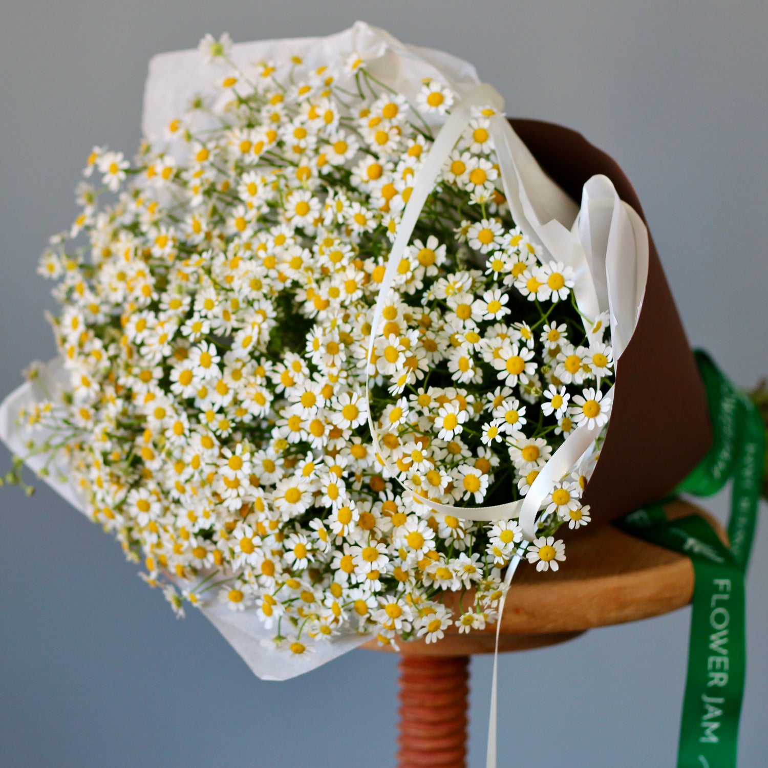 camomile bouquet delivery in Genoa portofino liguria