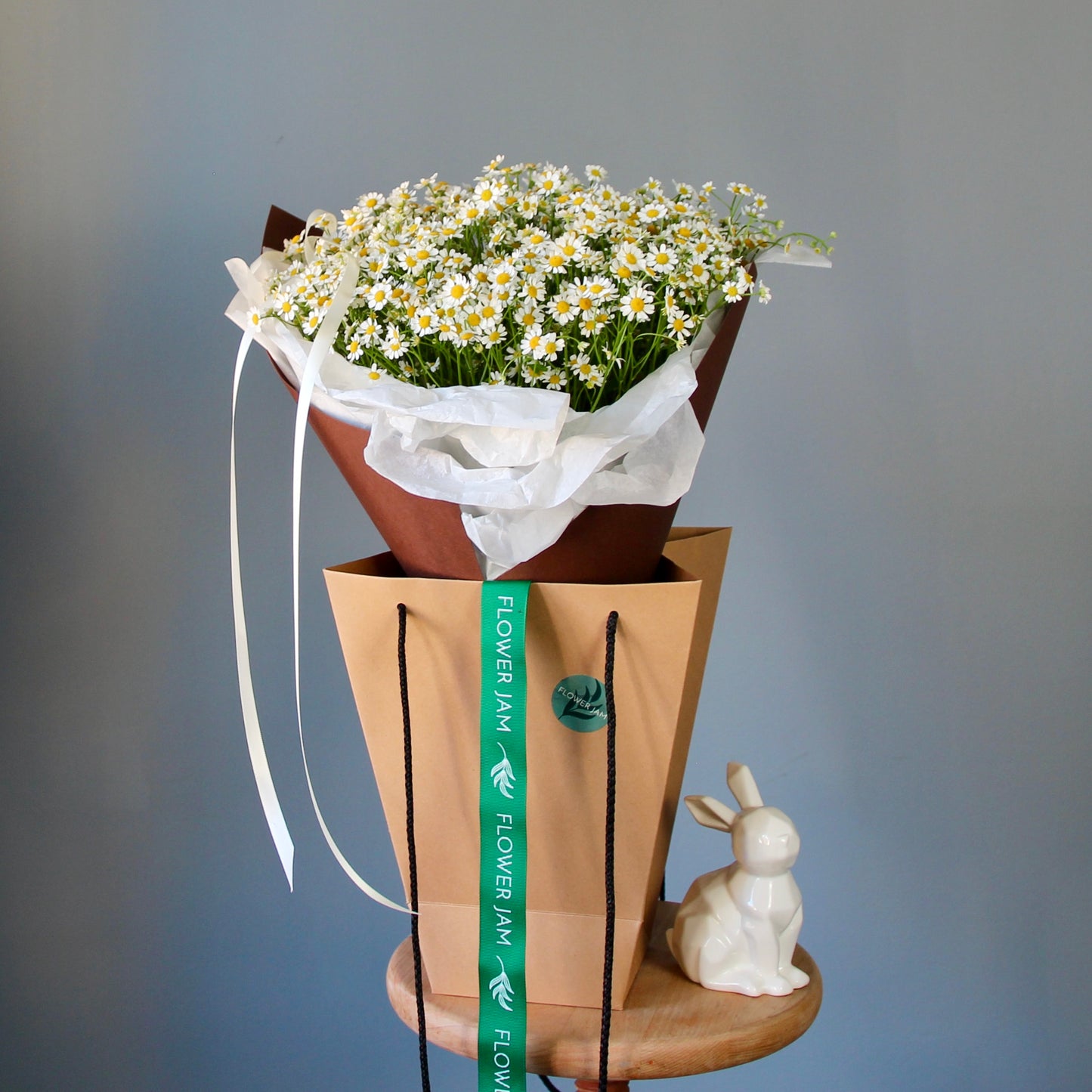 easter gifts shop in Genoa liguria Camomile Bouquet