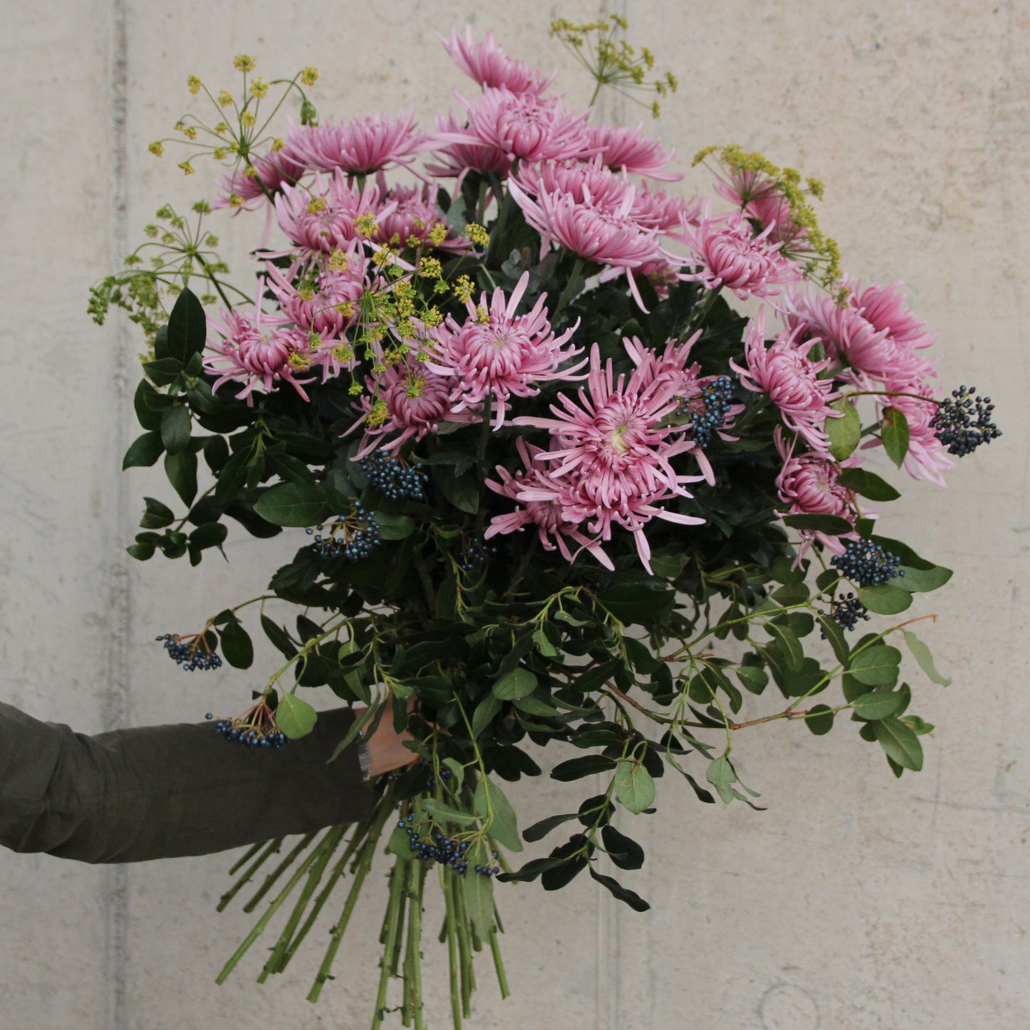 bouquet of chrysanthemums in Genoa