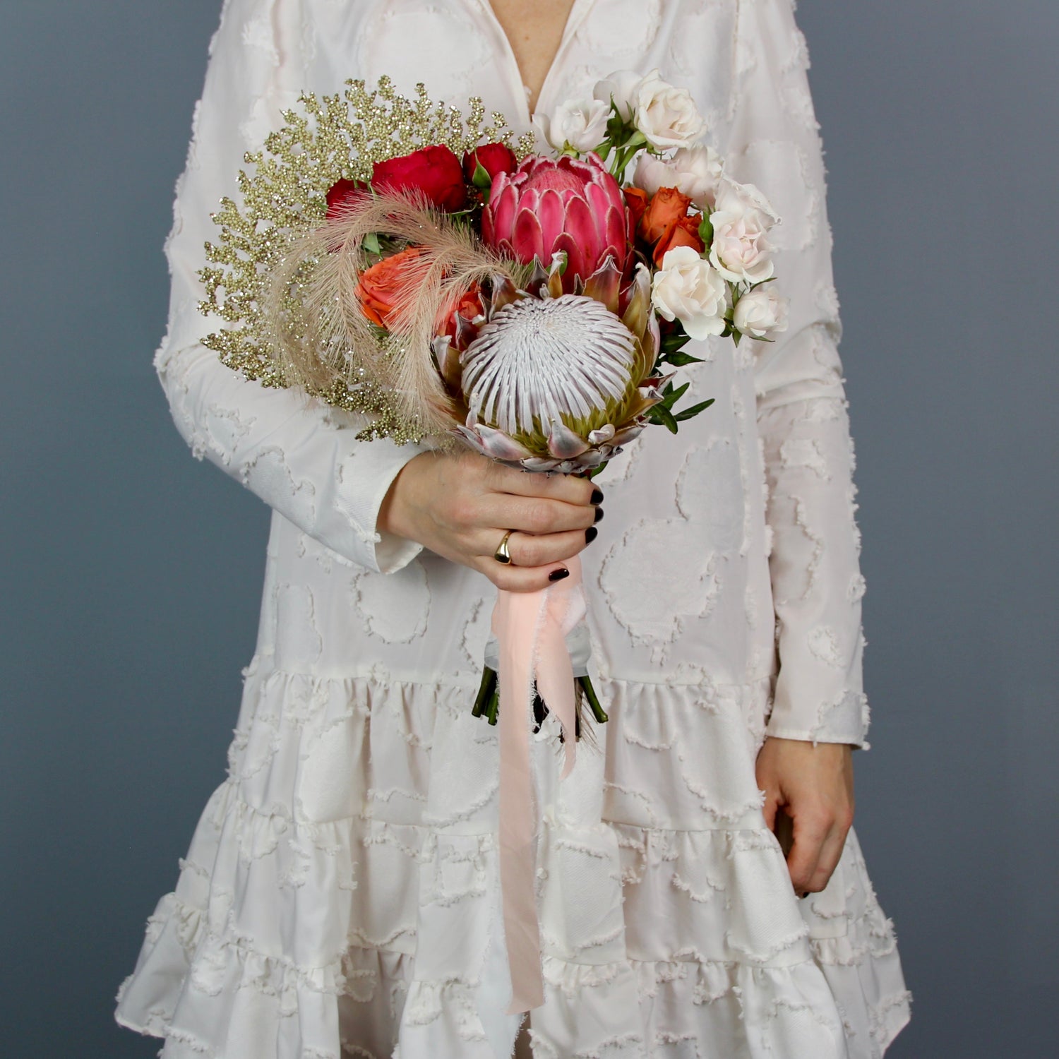 flower delivery in Genoa Liguria French Riviera Bridal Bouquet