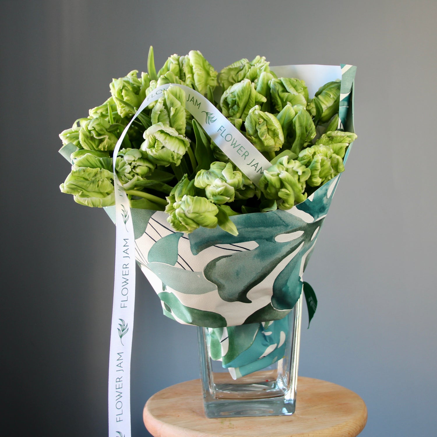 yacht flower arrengement Tulips