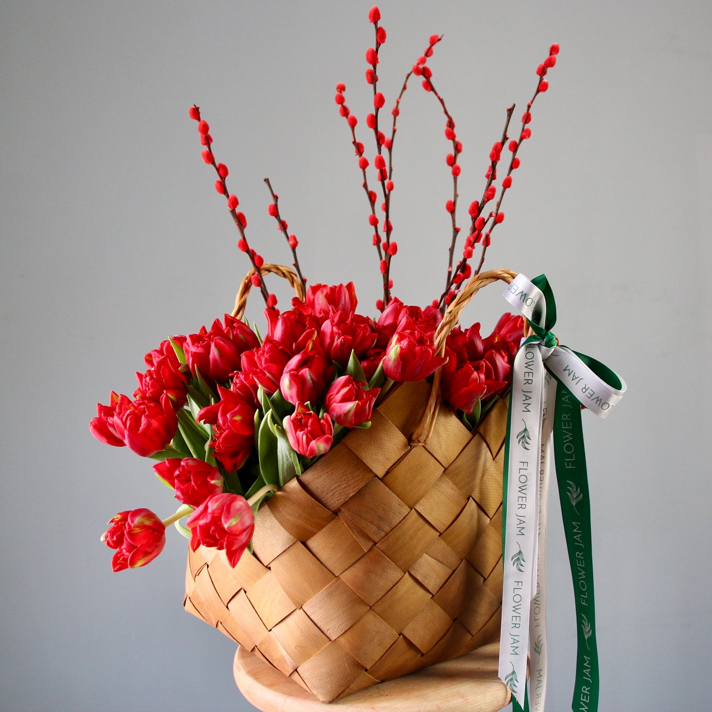 flower shop in Genoa Flowers in a basket