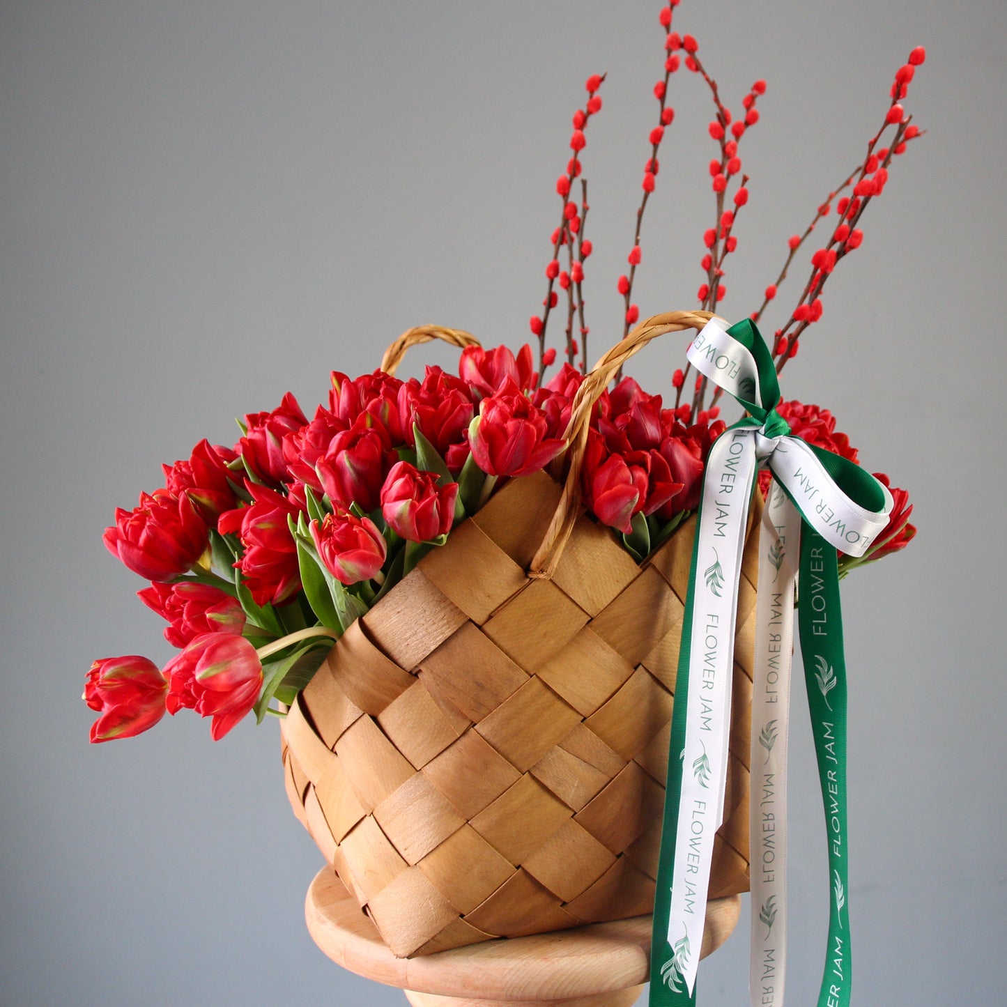 Genoa flower shop Flowers in a basket