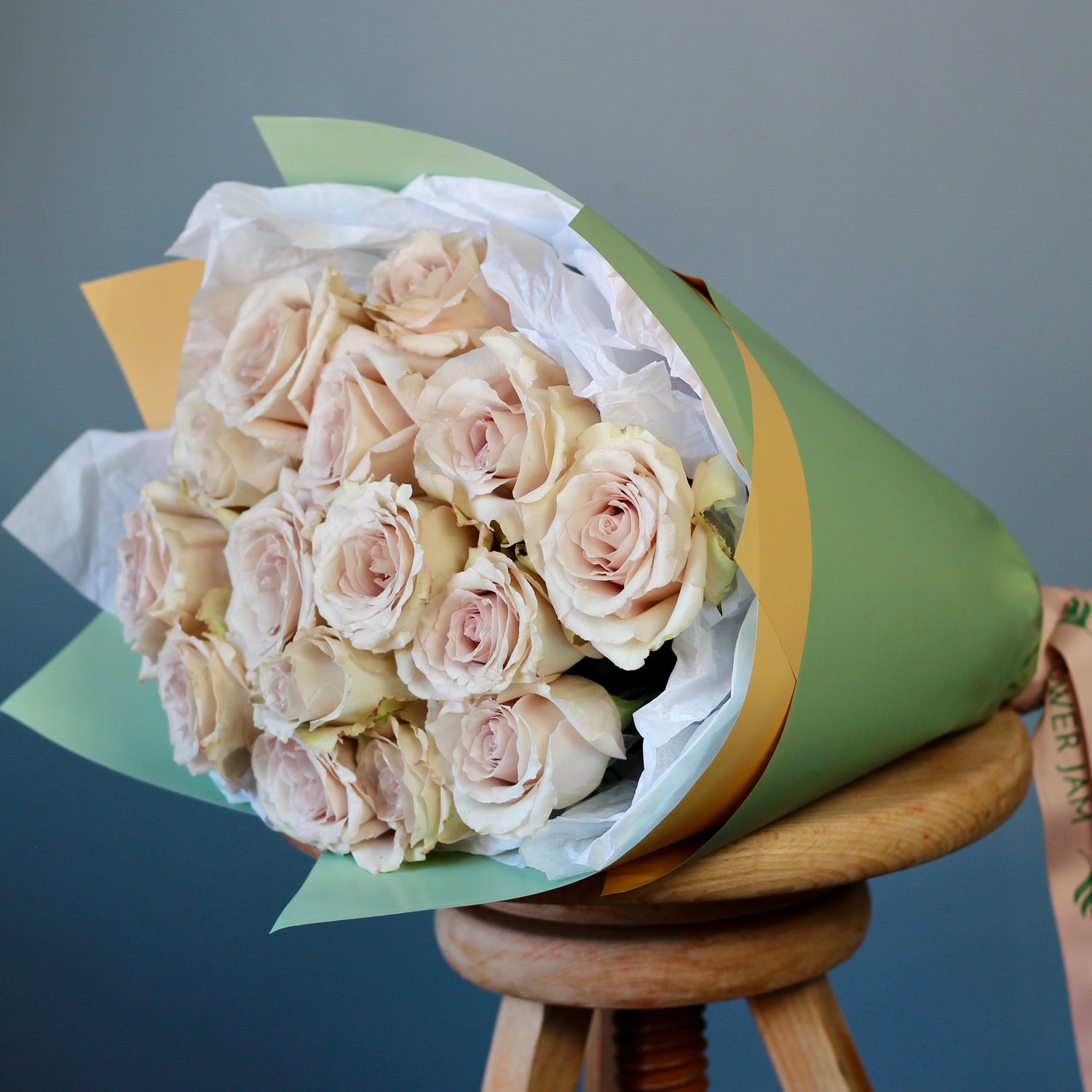 roses quicksand wedding flowers Genoa  bouquet of roses